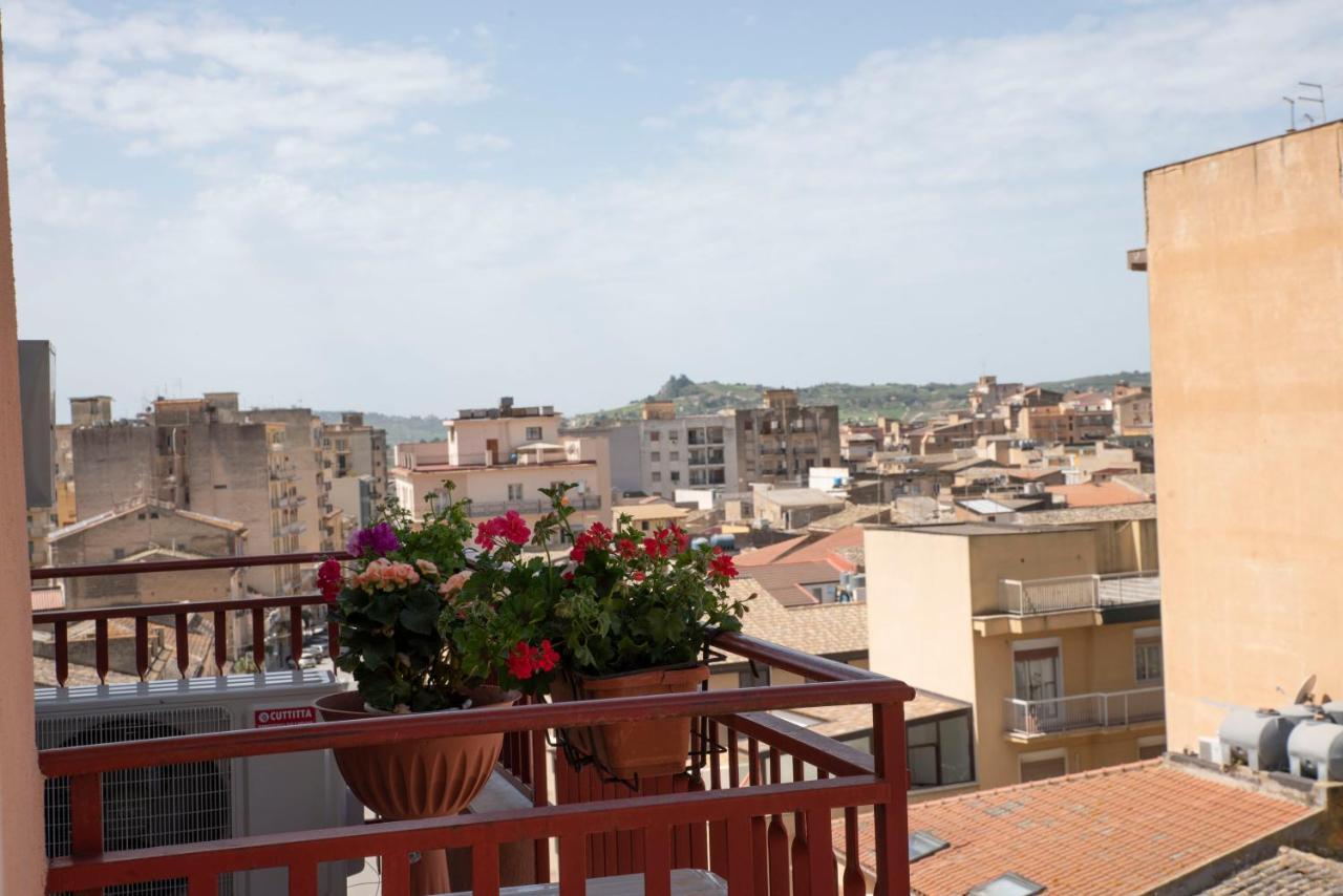 Come A Casa Panoramico E Centralissimo Apartment Canicatti Bagian luar foto